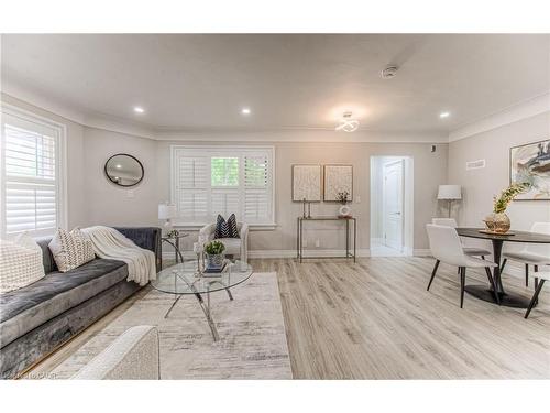 271 Bedford Road, Kitchener, ON - Indoor Photo Showing Living Room