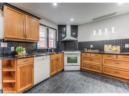 271 Bedford Road, Kitchener, ON - Indoor Photo Showing Kitchen