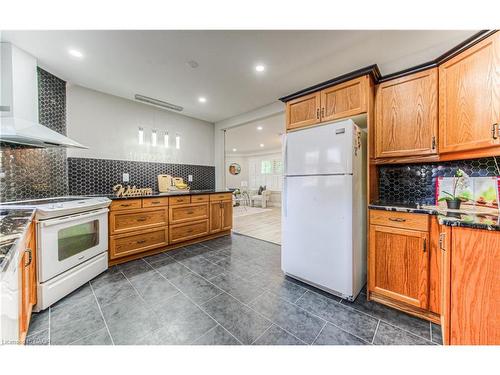 271 Bedford Road, Kitchener, ON - Indoor Photo Showing Kitchen