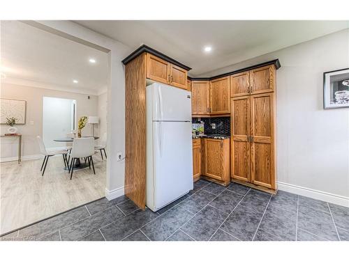 271 Bedford Road, Kitchener, ON - Indoor Photo Showing Kitchen