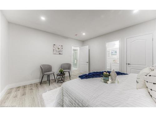 271 Bedford Road, Kitchener, ON - Indoor Photo Showing Bedroom