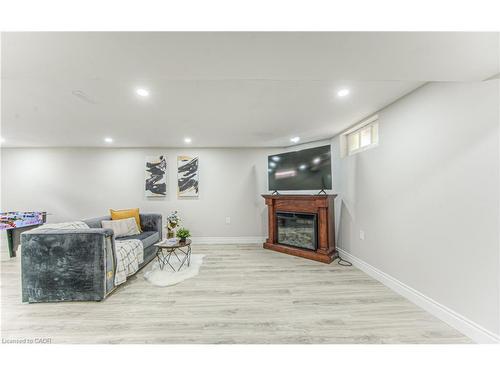 271 Bedford Road, Kitchener, ON - Indoor