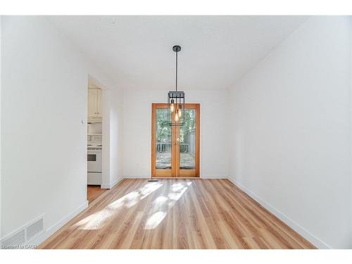 21 Horning Drive, Hamilton, ON - Indoor Photo Showing Other Room