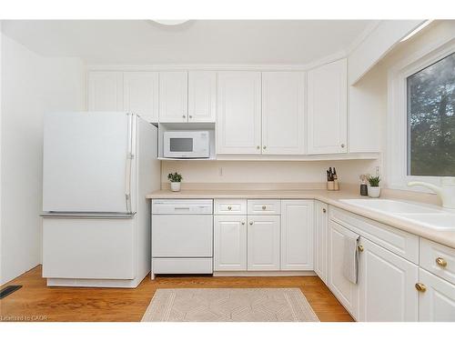 21 Horning Drive, Hamilton, ON - Indoor Photo Showing Kitchen