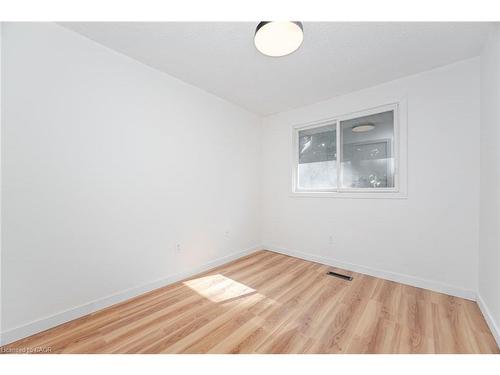 21 Horning Drive, Hamilton, ON - Indoor Photo Showing Other Room