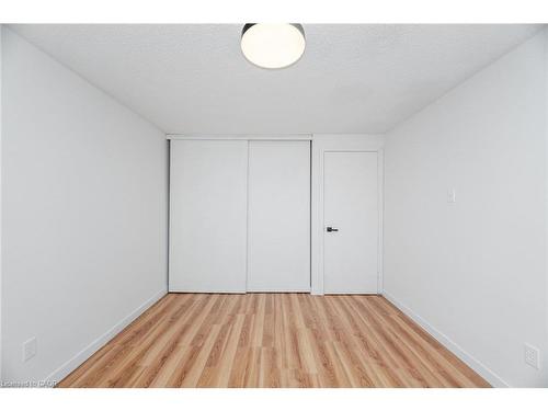 21 Horning Drive, Hamilton, ON - Indoor Photo Showing Other Room