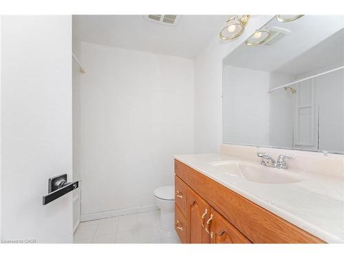 21 Horning Drive, Hamilton, ON - Indoor Photo Showing Bathroom