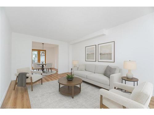 21 Horning Drive, Hamilton, ON - Indoor Photo Showing Living Room