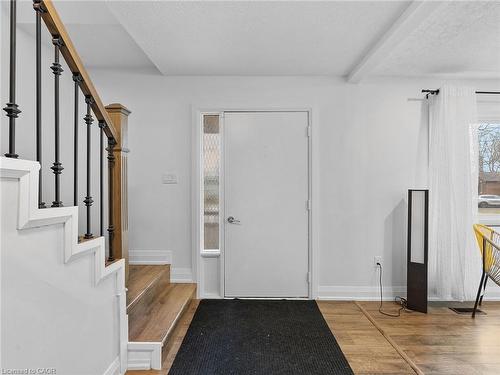 102 Dundee Drive, Caledonia, ON - Indoor Photo Showing Other Room