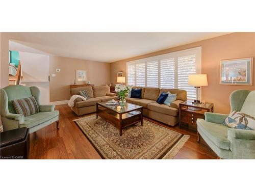 45 Shuh Avenue, Kitchener, ON - Indoor Photo Showing Living Room