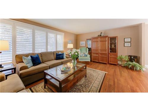 45 Shuh Avenue, Kitchener, ON - Indoor Photo Showing Living Room