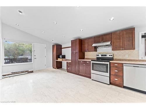 366 Dale Crescent, Waterloo, ON - Indoor Photo Showing Kitchen