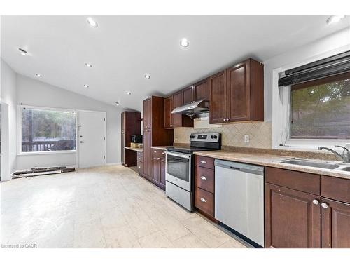 366 Dale Crescent, Waterloo, ON - Indoor Photo Showing Kitchen