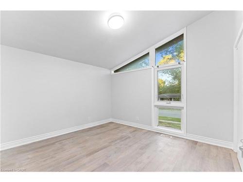 366 Dale Crescent, Waterloo, ON - Indoor Photo Showing Other Room