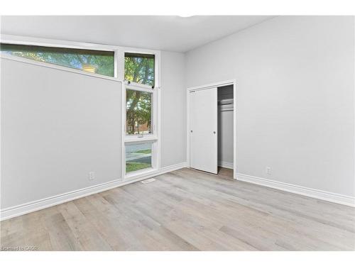 366 Dale Crescent, Waterloo, ON - Indoor Photo Showing Other Room