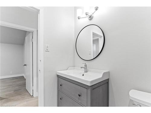 366 Dale Crescent, Waterloo, ON - Indoor Photo Showing Bathroom