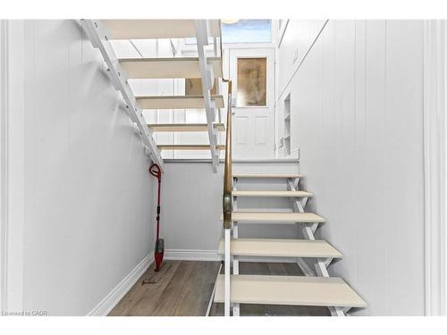 366 Dale Crescent, Waterloo, ON - Indoor Photo Showing Other Room