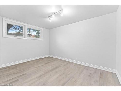 366 Dale Crescent, Waterloo, ON - Indoor Photo Showing Other Room