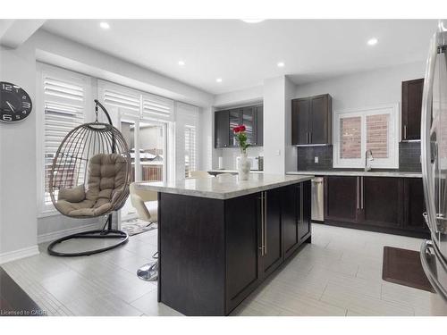 16 Weathering Highway, Stoney Creek, ON - Indoor Photo Showing Other Room