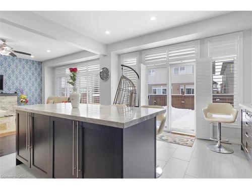 16 Weathering Highway, Stoney Creek, ON - Indoor Photo Showing Kitchen
