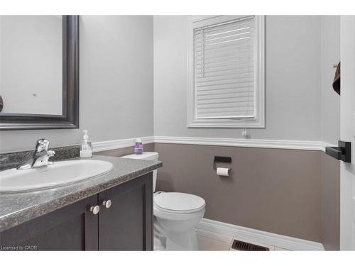 16 Weathering Highway, Stoney Creek, ON - Indoor Photo Showing Bathroom