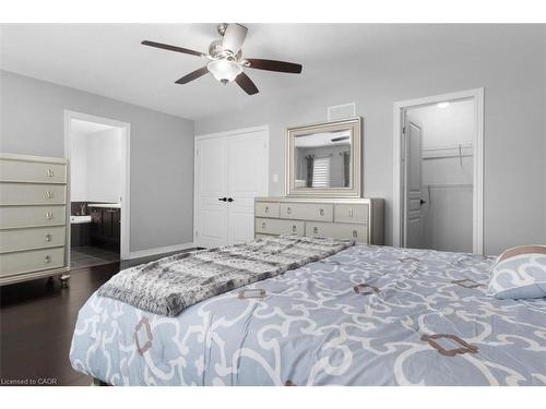 16 Weathering Highway, Stoney Creek, ON - Indoor Photo Showing Bedroom