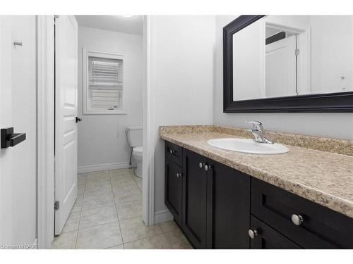 16 Weathering Highway, Stoney Creek, ON - Indoor Photo Showing Bathroom