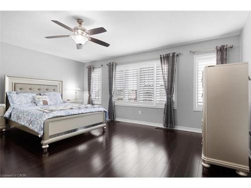 16 Weathering Highway, Stoney Creek, ON - Indoor Photo Showing Bedroom