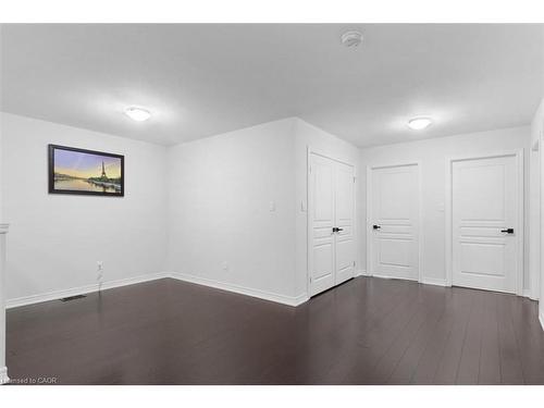 16 Weathering Highway, Stoney Creek, ON - Indoor Photo Showing Other Room