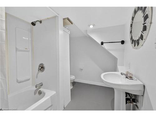 111 Hillyard Street, Hamilton, ON - Indoor Photo Showing Bathroom