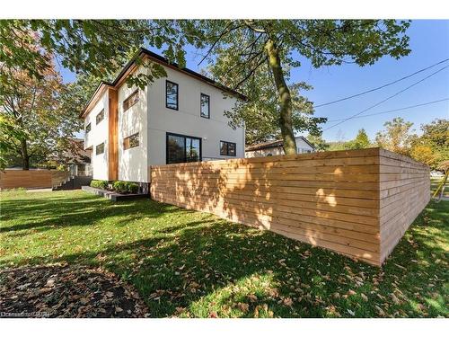 5427 Anthony Place, Burlington, ON - Outdoor