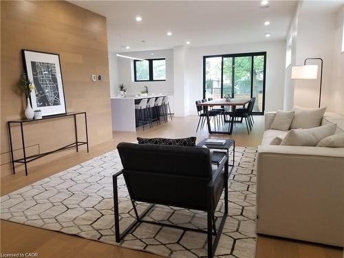 5427 Anthony Place, Burlington, ON - Indoor Photo Showing Living Room