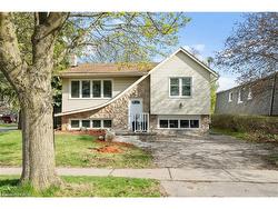 Upper-54 Oriole Parkway  Brantford, ON N3R 6S9