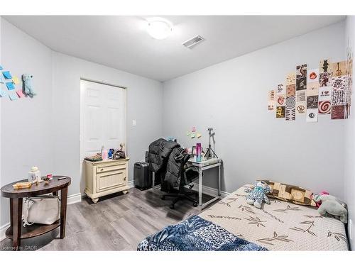 Lower-643 Doon South Drive, Kitchener, ON - Indoor Photo Showing Bedroom