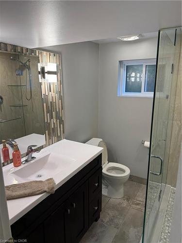 Lower-127 Carlyle Drive, Kitchener, ON - Indoor Photo Showing Bathroom