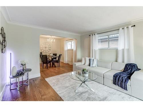 374 Toynevale Road, Pickering, ON - Indoor Photo Showing Living Room
