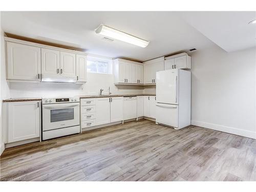 374 Toynevale Road, Pickering, ON - Indoor Photo Showing Kitchen