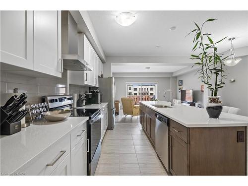 939 Robert Ferrie Drive, Kitchener, ON - Indoor Photo Showing Kitchen With Upgraded Kitchen