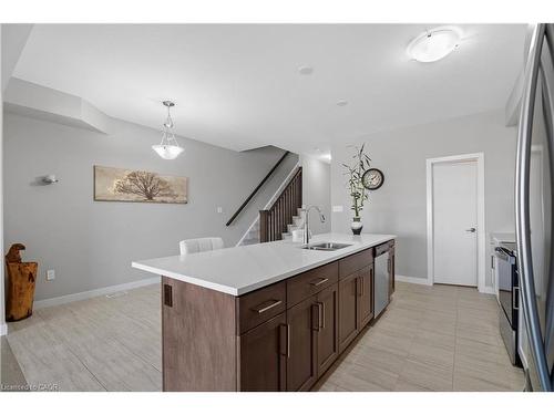 939 Robert Ferrie Drive, Kitchener, ON - Indoor