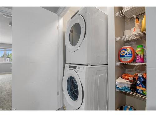 939 Robert Ferrie Drive, Kitchener, ON - Indoor Photo Showing Laundry Room