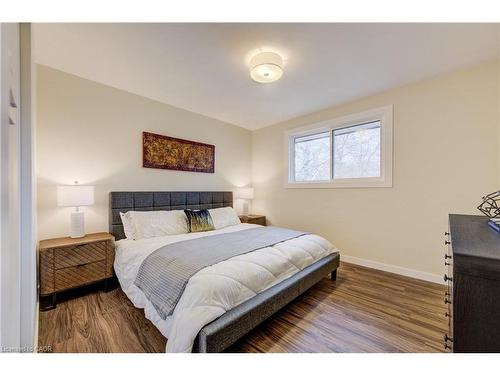 48 Mark Crescent, Cambridge, ON - Indoor Photo Showing Bedroom