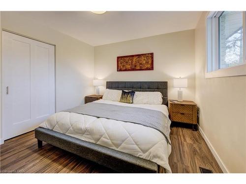 48 Mark Crescent, Cambridge, ON - Indoor Photo Showing Bedroom