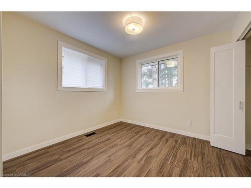 48 Mark Crescent, Cambridge, ON - Indoor Photo Showing Other Room