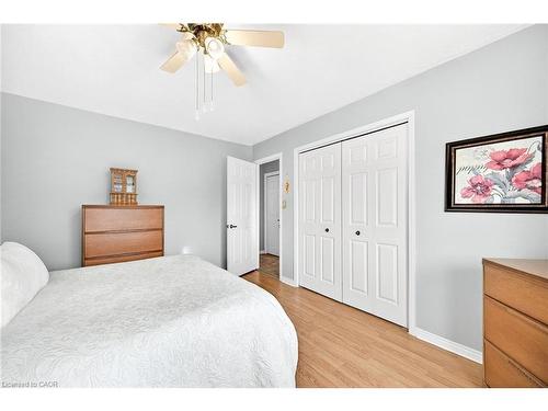 5083 Hartwood Avenue, Beamsville, ON - Indoor Photo Showing Bedroom