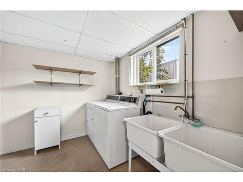 5083 Hartwood Avenue, Beamsville, ON - Indoor Photo Showing Laundry Room