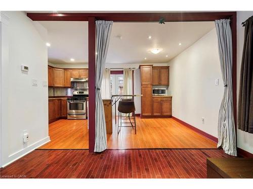 16 Edison Street, Hamilton, ON - Indoor Photo Showing Kitchen