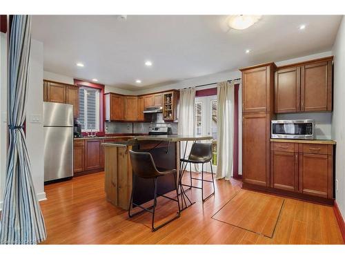 16 Edison Street, Hamilton, ON - Indoor Photo Showing Kitchen