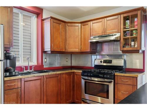 16 Edison Street, Hamilton, ON - Indoor Photo Showing Kitchen