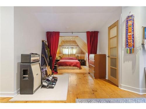 16 Edison Street, Hamilton, ON - Indoor Photo Showing Other Room