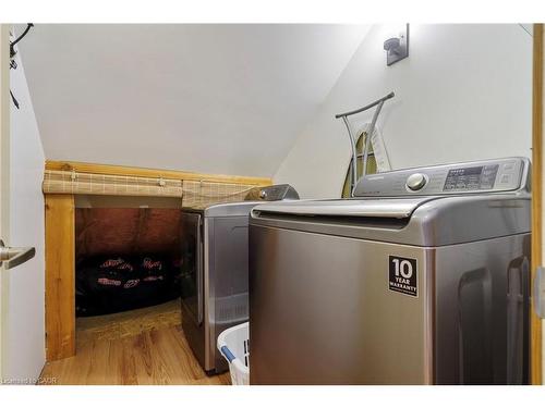 16 Edison Street, Hamilton, ON - Indoor Photo Showing Laundry Room